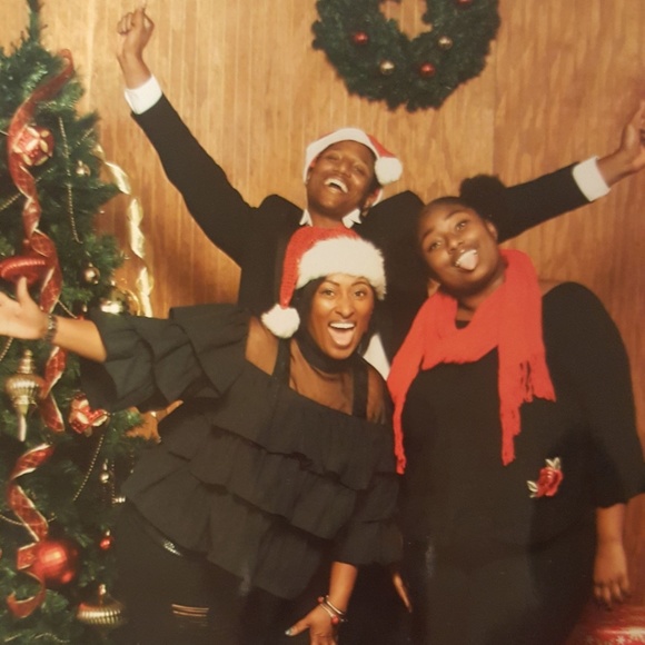 Meet your Posher, Deborah - Picture 2 of 2